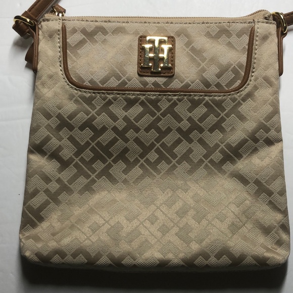 Tommy Hilfiger tan crossbody bag - Picture 2 of 9
